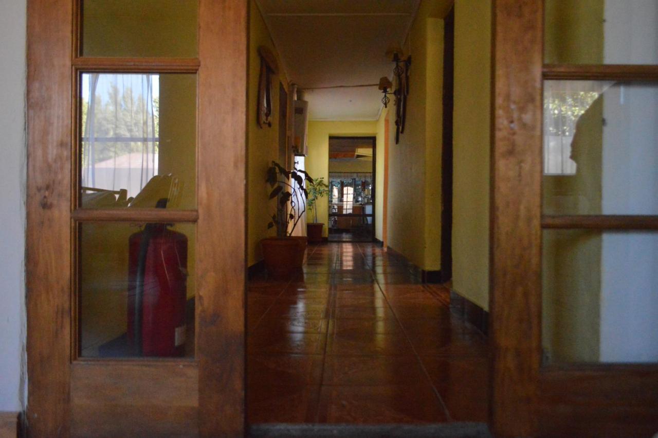 Hostal Y Cabanas Vientos Del Sur Puerto Ingeniero Ibanez Exterior foto